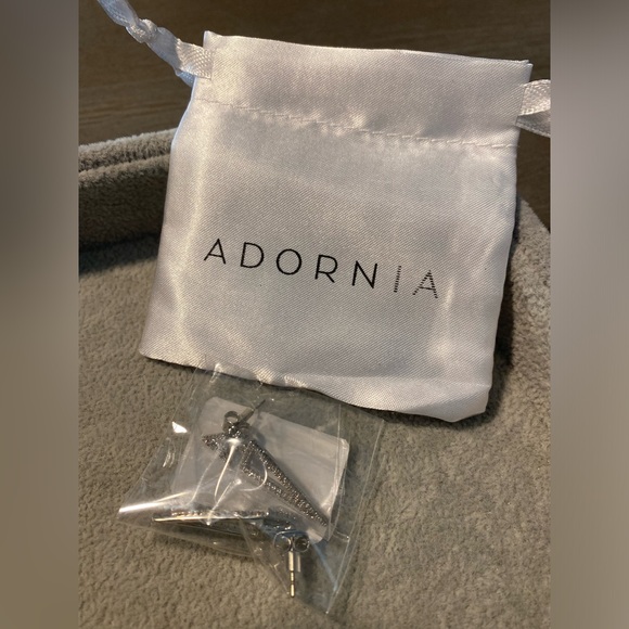 NWT Adornia Swarovski Crystal Earrings - Picture 3 of 4